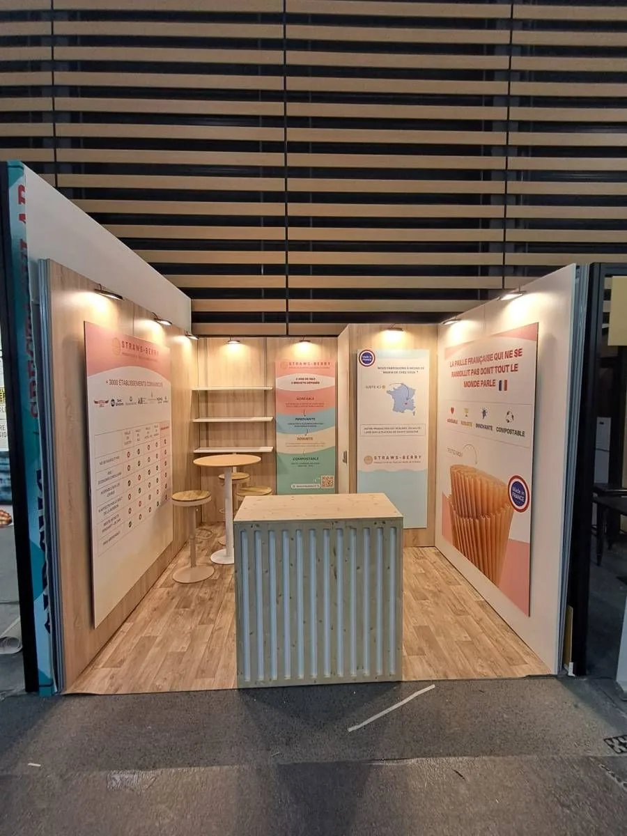 Stand Straws-berry, Sirha Lyon